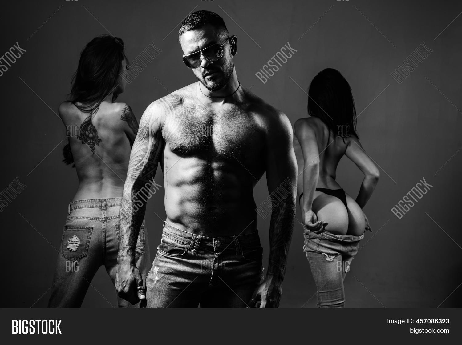 chris brownstone add muscular threesome image