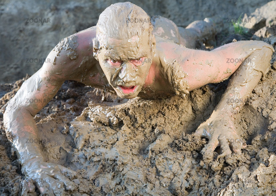 clara borbe add men naked in mud photo