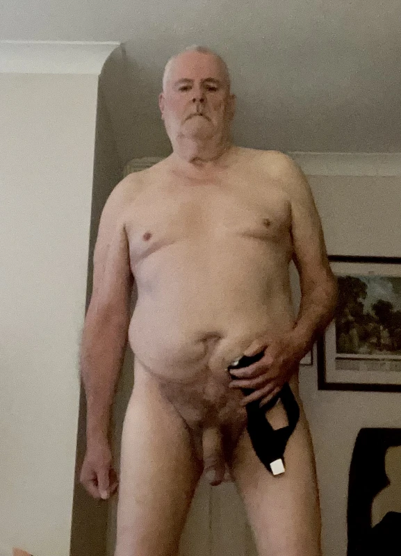 charlie mann add nude old guy photo