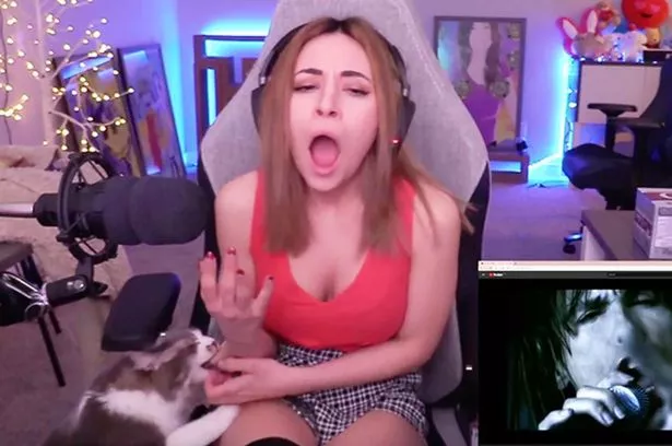 anja de vries add alinity tits image